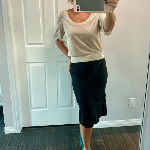 BEBE unique black pencil knee skirt with slits on hem size 2 - Picture 7 of 13